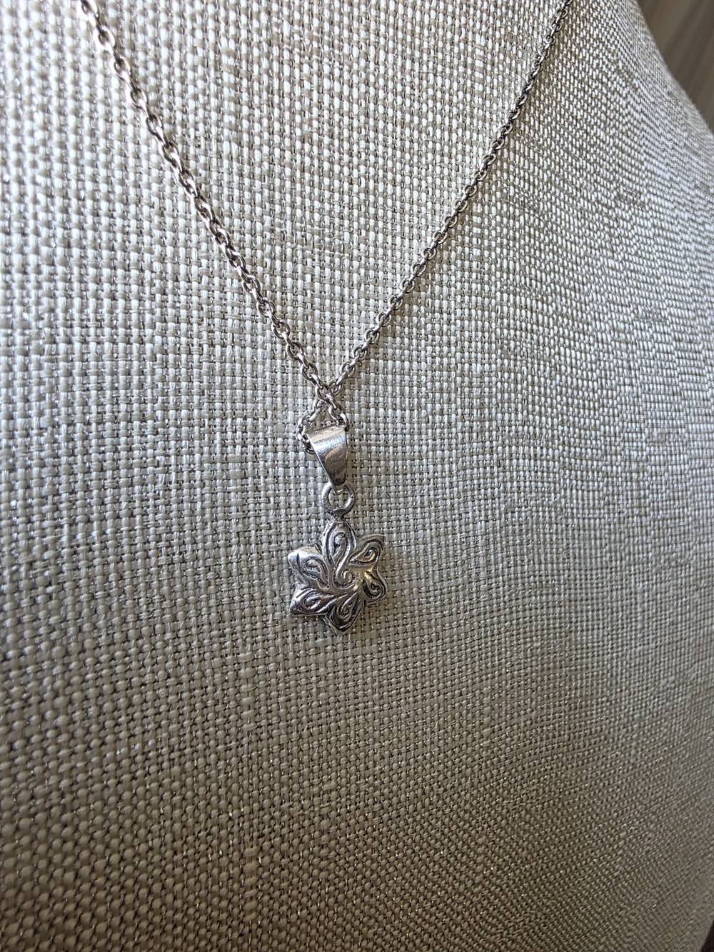 925 delicate, vintage-inspired flower cluster 16" pendant necklace - Picture 12 of 15